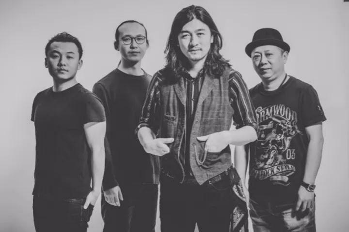 低苦艾再推新专辑，新巡演即将上线