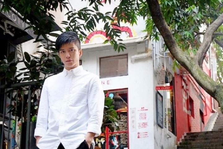 从小带大感情深！张彦博找93岁奶奶出演《圆缺》MV