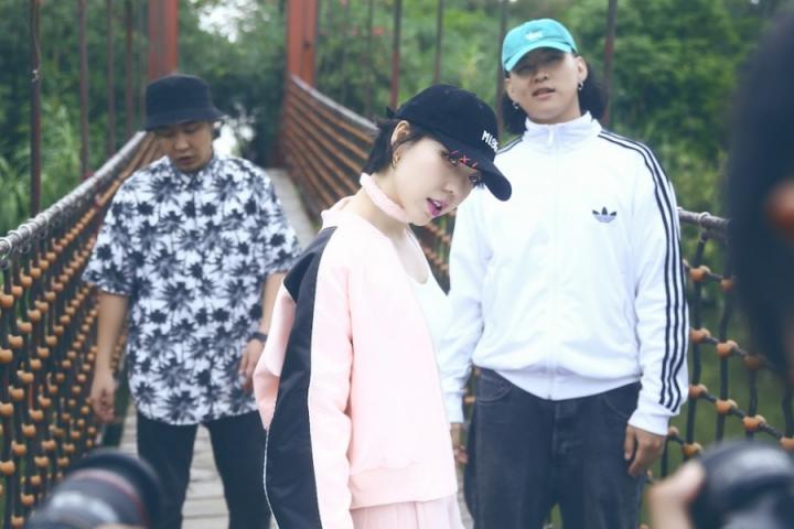 吴莫愁发新歌《TAKE IT EASY》，携psykhon造作来袭