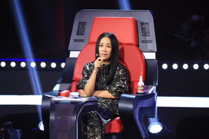 洪涛解释点赞那英退出《中国新歌声》：是手滑