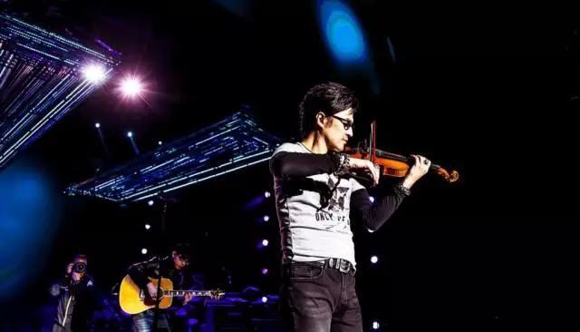 汪峰新歌发布，一点也不躁但却比他所有歌都摇滚！