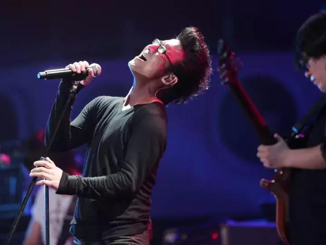 他写了10年来最好的歌,等刷爆朋友圈再听就晚了