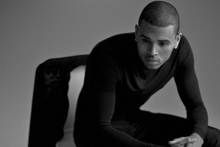 Chris Brown新单《High End》发布！新专辑也敲定在10月底发行