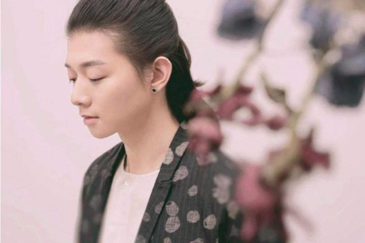将现代电音与传统京剧的结合，霍尊最新单曲《梨花颂》上线