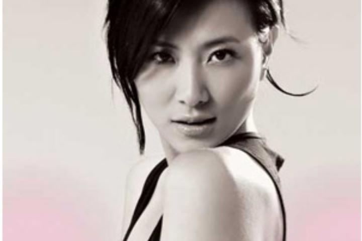 因病退隐歌坛十年，歌唱实力获赞的“粉红女王”竟是她！