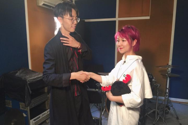谢春花翻唱陈鸿宇《理想三旬》，我们都不觉得自己是民谣歌手