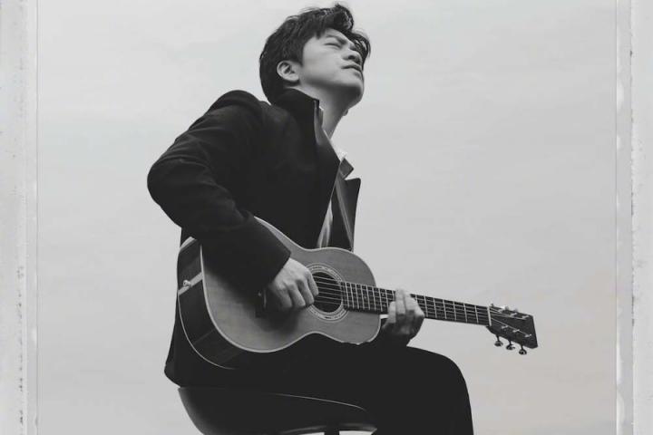李健最新大片曝光，展现男神儒雅硬朗的独特气质