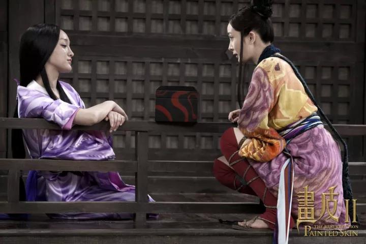 43岁的她拥有慵懒迷人的烟嗓,和一张未婚妻的脸