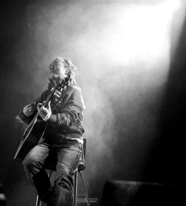 马上就能看到许巍的新专辑了,我竟然会泪流满面…