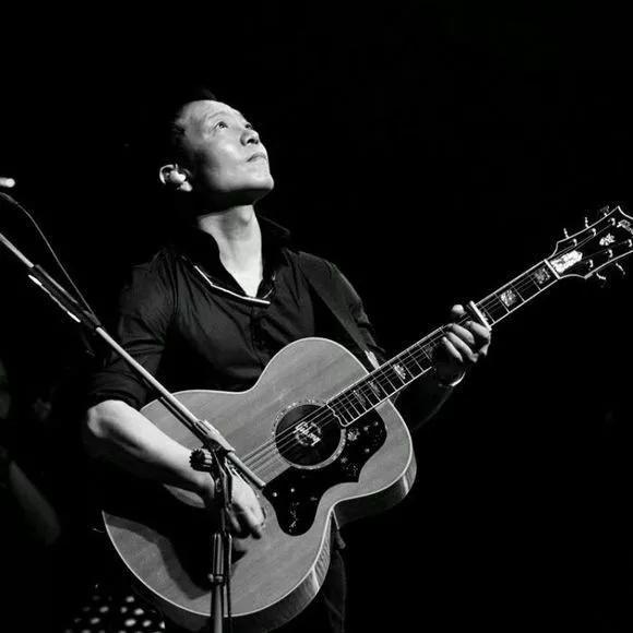 马上就能看到许巍的新专辑了,我竟然会泪流满面…