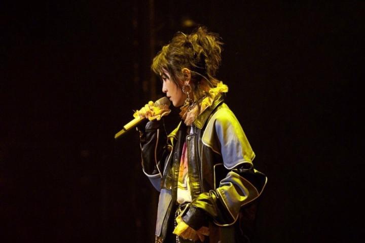 蒙面唱将2面包不是超人揭面，表演才艺被封“叫母”