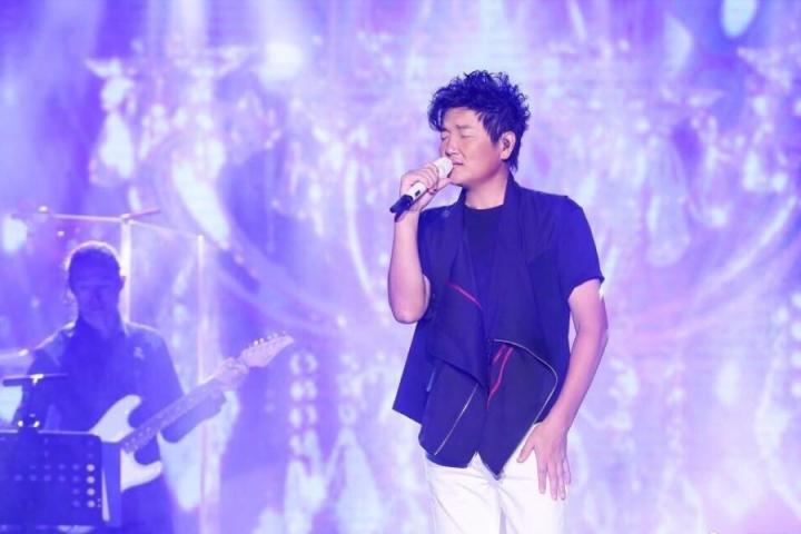 孙楠倾情献唱《胡杨的夏天》主题曲，迷人嗓音恰到好处！