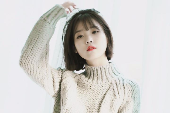 IU登录韩国快手，学《三流之路》撒娇嘟嘴卖萌