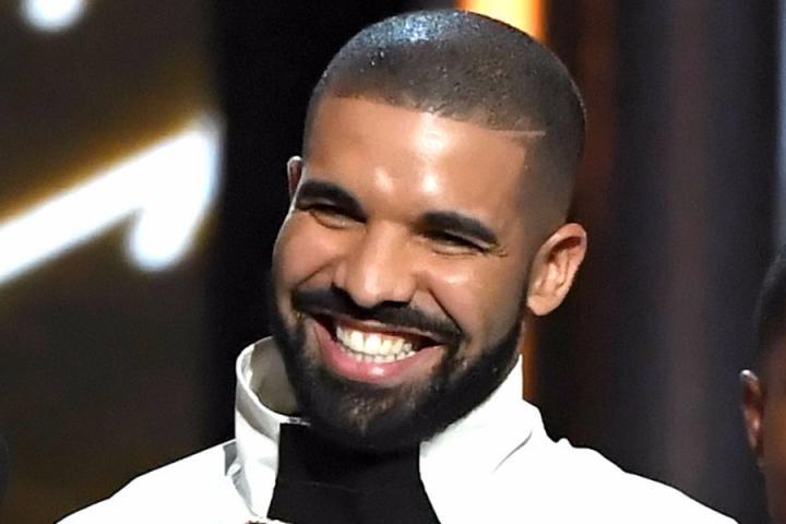 Drake生日趴重温成人礼，小李子等好友纷纷到场
