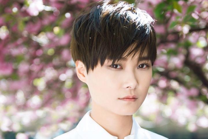 李宇春电影捉妖记2造型首曝光，反差的美长发的春
