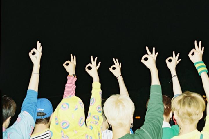 ​GOT7画报公开：因为更大的负担感和责任感，所以更努力