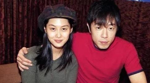 黄贯中为朱茵庆生,网友却狂刷周星驰!你们何时才能放过紫霞仙子