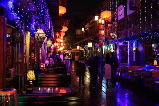 为了忘记你,我把这三首歌循环听了一个秋天…