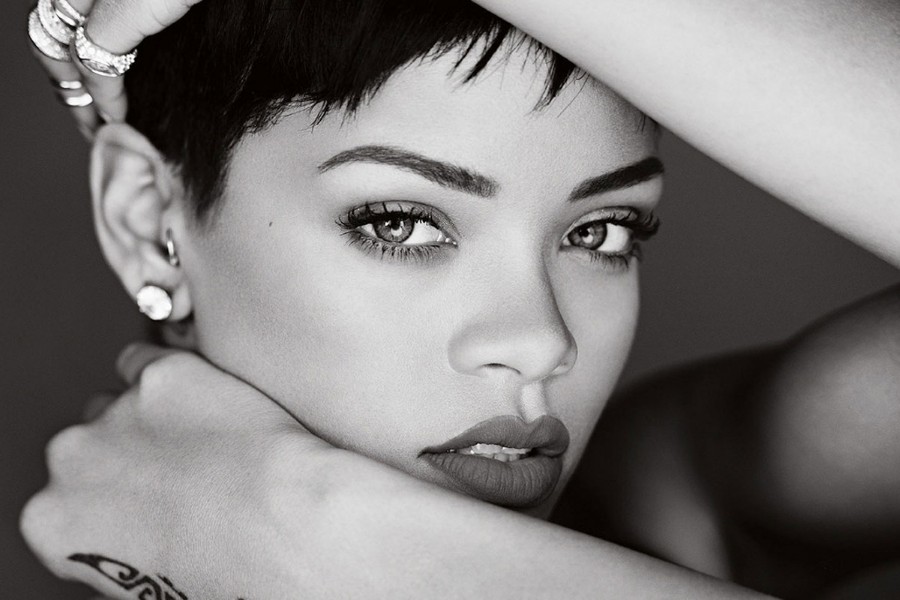 ​Rihanna化身埃及皇后登《VOGUE》封面，毫无违和感