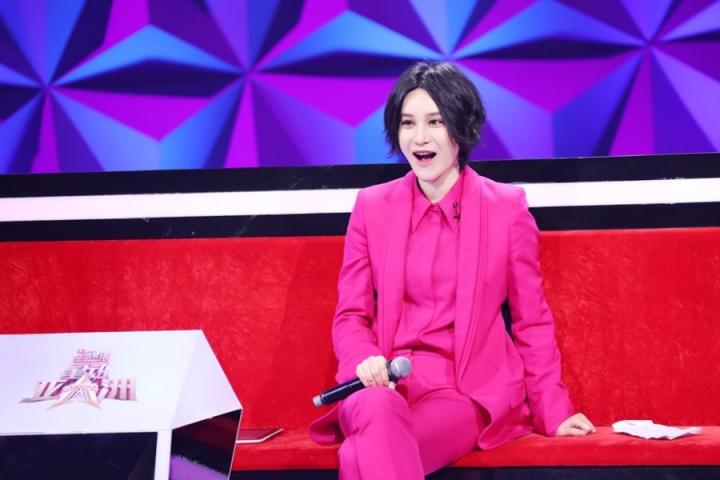《星动亚洲》开播，尚雯婕遇11年“迷弟”落泪