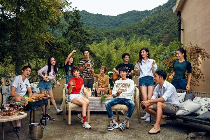 《青春旅社》主题曲《同一屋檐下》MV发布，王源景甜李小璐全体上阵