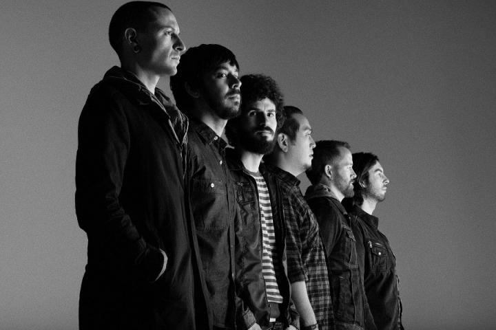 感动到哭泣！Linkin Park演唱《In The End》纪念已逝主唱