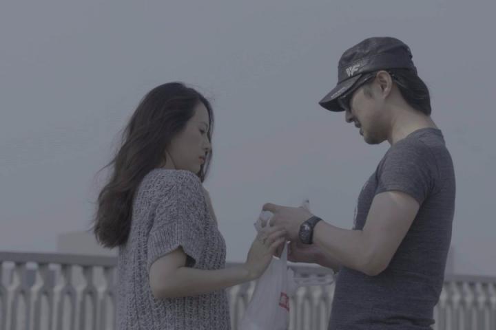 简单中诉说生活真谛，汪峰为章子怡再唱《简单的歌》