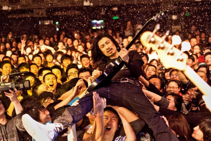 2017昆明草莓音乐节全阵容发布，谢天笑陈冠希来袭！