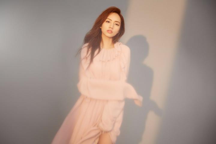 刘惜君全新专辑首支单曲《嗜睡症》上线，用慵懒声线诠释爱情