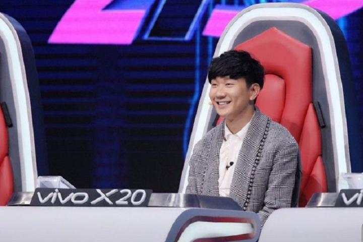 林俊杰张靓颖天籁交辉《匆匆那年》，海豚音搭配小酒窝音浪超强