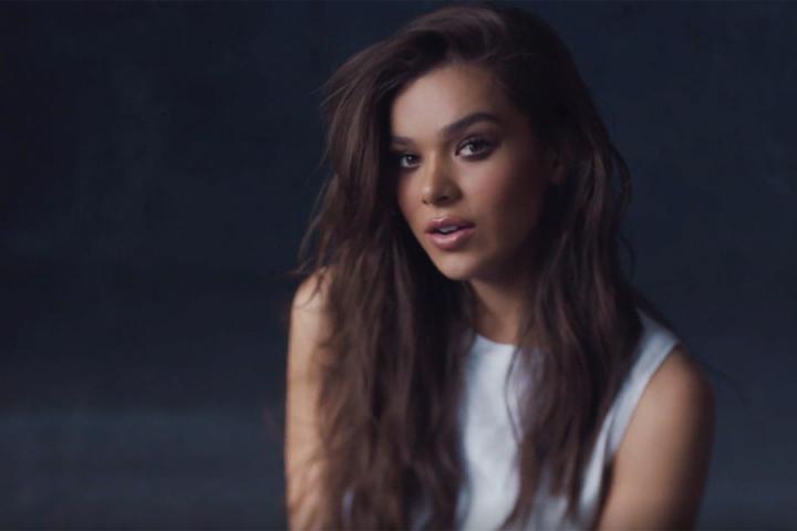 美到窒息！Hailee Steinfeld联手Alesso、FG新单《Let Me Go》MV发布