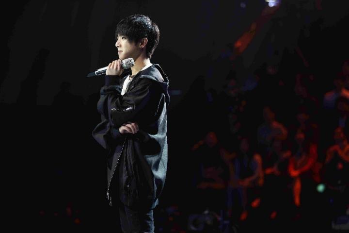 一场假面的温柔，华晨宇虐心演绎《我很丑可是我很温柔》