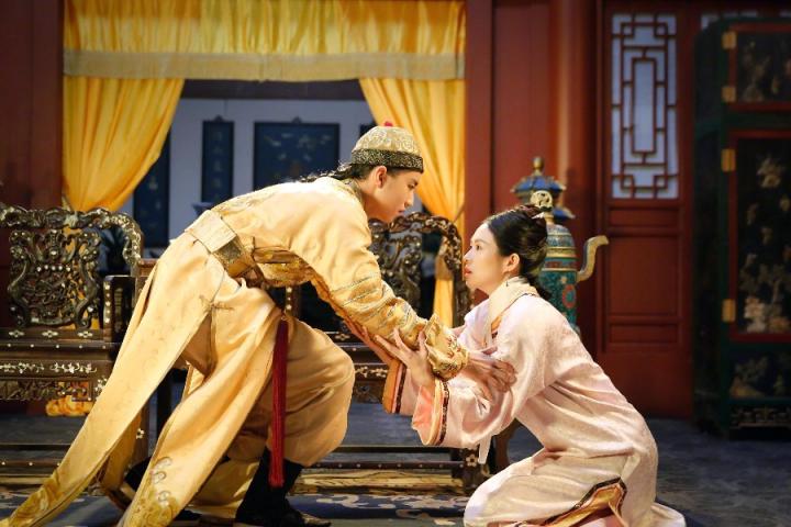 《演员的诞生》王俊凯和章子怡飙戏，还与章子怡汪峰夫妻档合影