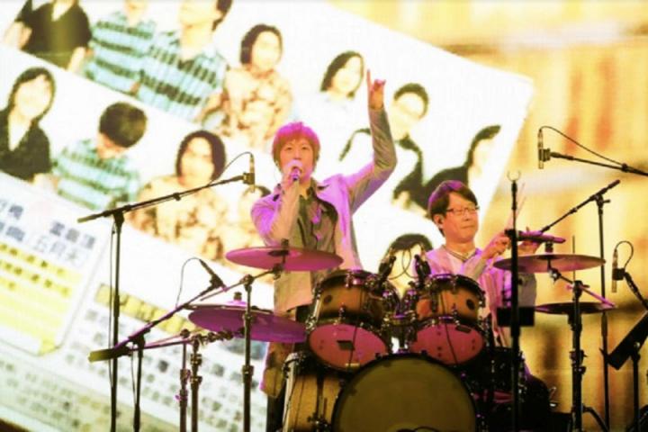 五月天阿信纽约开唱狂瘦，公开体重遭玛莎回呛