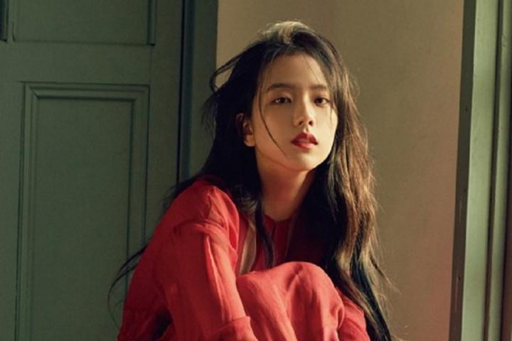 BLACKPINK智秀首次单独画报公开，清纯少女颜值吸睛