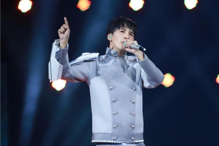 大张伟蒙面改编《铡美案》，电音与传统碰撞现代激情