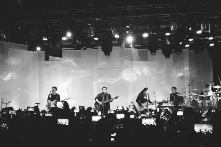 沉寂好久“而今”再发生  宋冬野2017年首场个人音乐会完美落幕