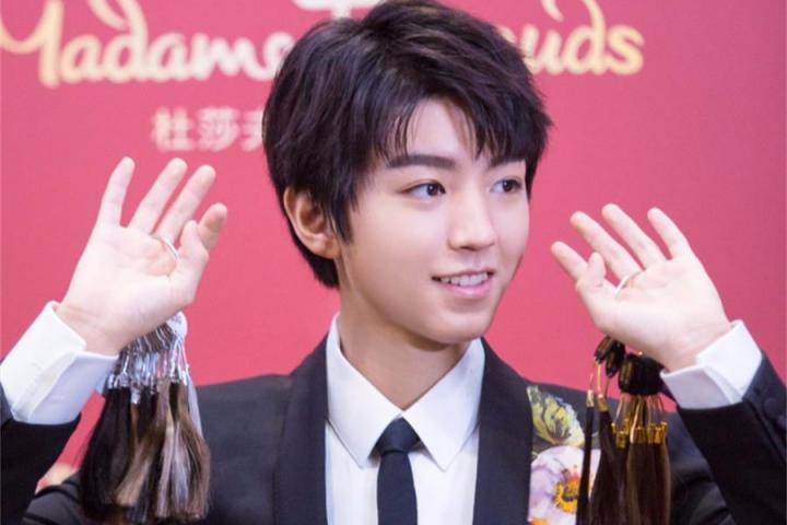 王俊凯现身量身仪式，首座蜡像即将入驻上海杜莎夫人