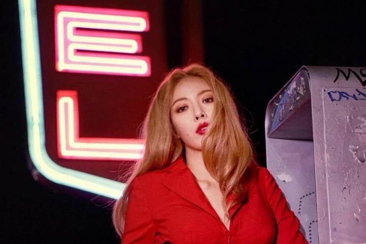 泫雅最新画报公开，采访讲述作为节目导师的感受