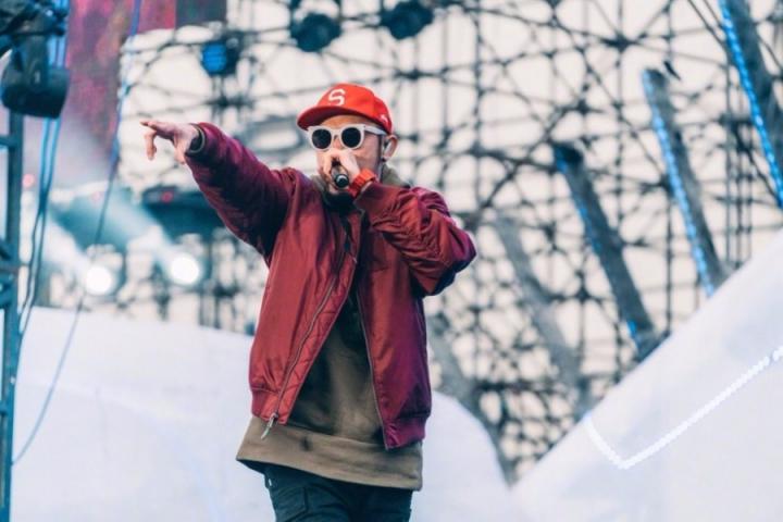 狗哥微博晒小沈阳合作，宣称与小沈阳有新合作