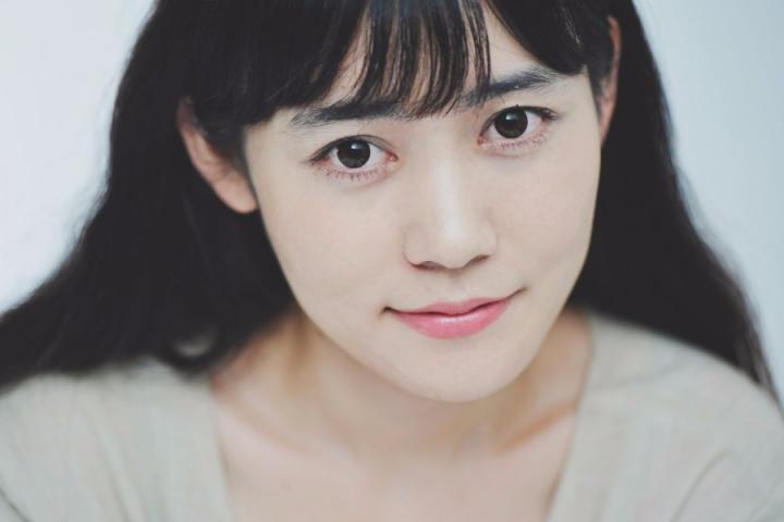 程璧发布新专辑《步履不停》，用歌曲传递温柔背后的理性