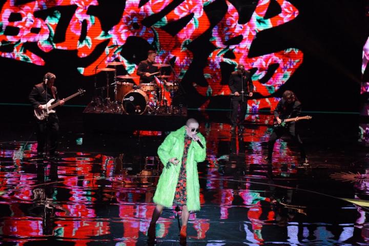 大陆第一支！金马奖颁奖典礼二手玫瑰登台献唱