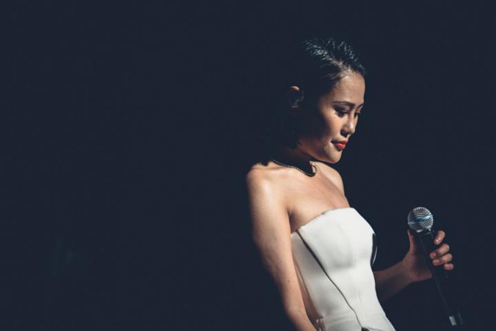 袁娅维深情演绎《是否》，向偶像罗大佑致敬