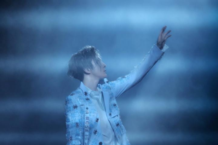 “从回忆渡往梦想，从现实渡往幻境”，薛之谦新专上线