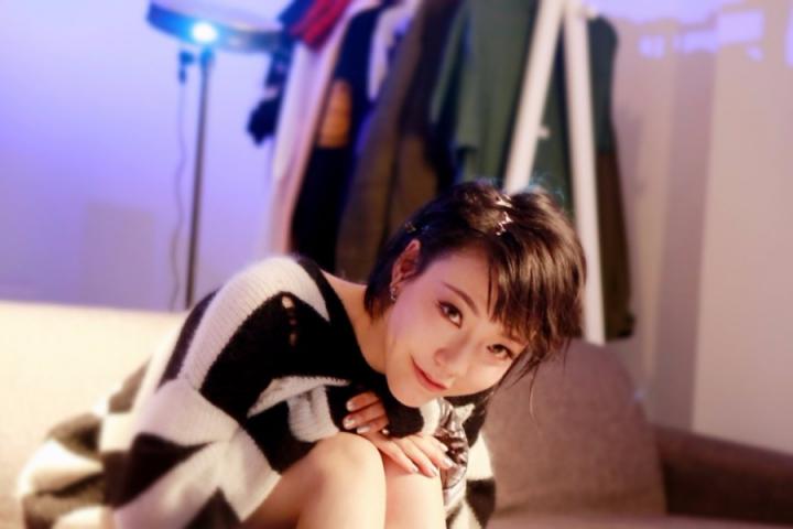 吴莫愁第九支单曲《烦》上线，携手江柏翰搞笑演绎