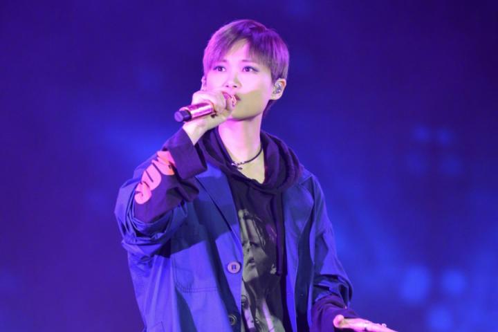 满满的故事，李宇春《口音》乐队排练版上线