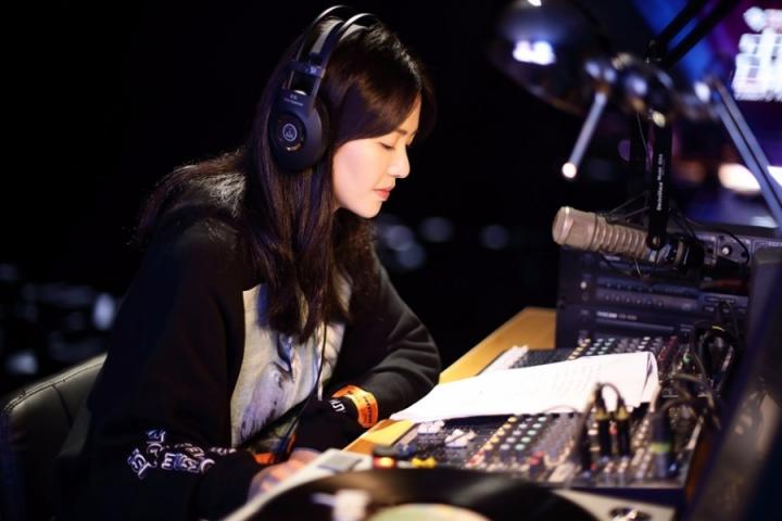 谭维维将再登《中国乐队》，演绎《一箱子云朵》火力全开