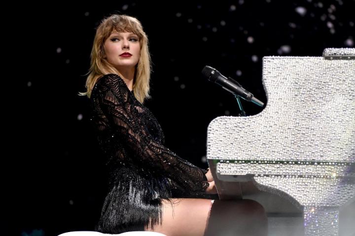 霉霉巡演一票难求，正式宣布再加九场