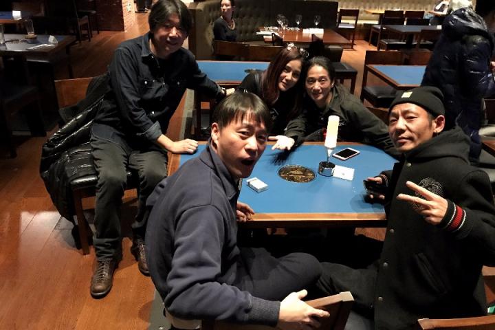 火星电台的专场上，高旗和老狼同台演唱《大孩子》