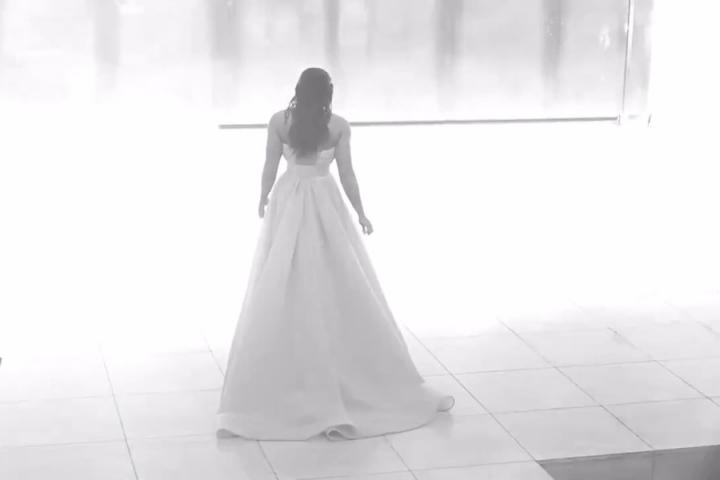 黛米《Tell Me You Love Me》MV发布，绝美婚礼令人心碎